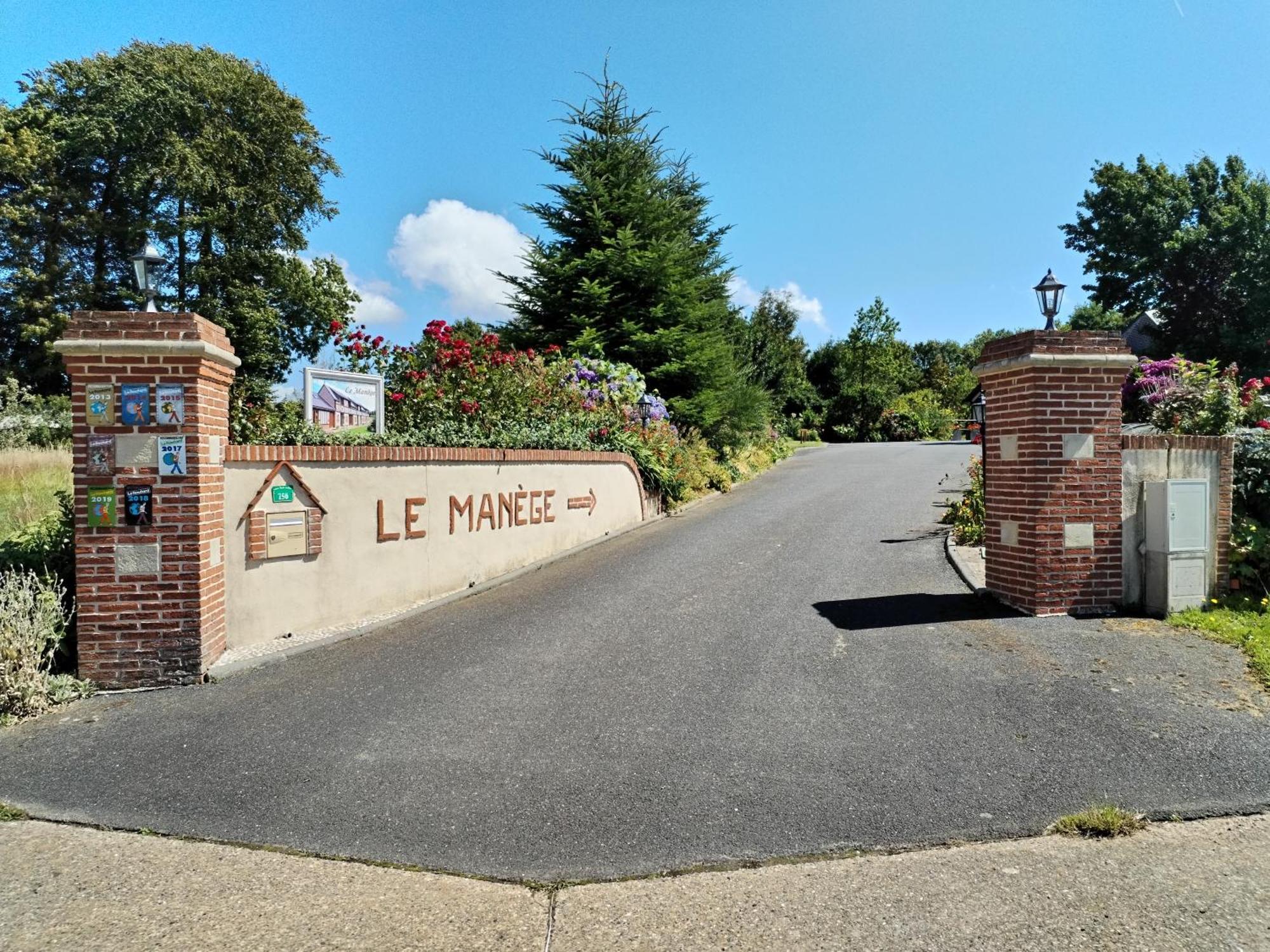Отель Le Manege Gite Le Tilleul Sainte-Marie-au-Bosc Экстерьер фото